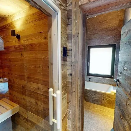 Golette - 2 Bedroom In The Apartment